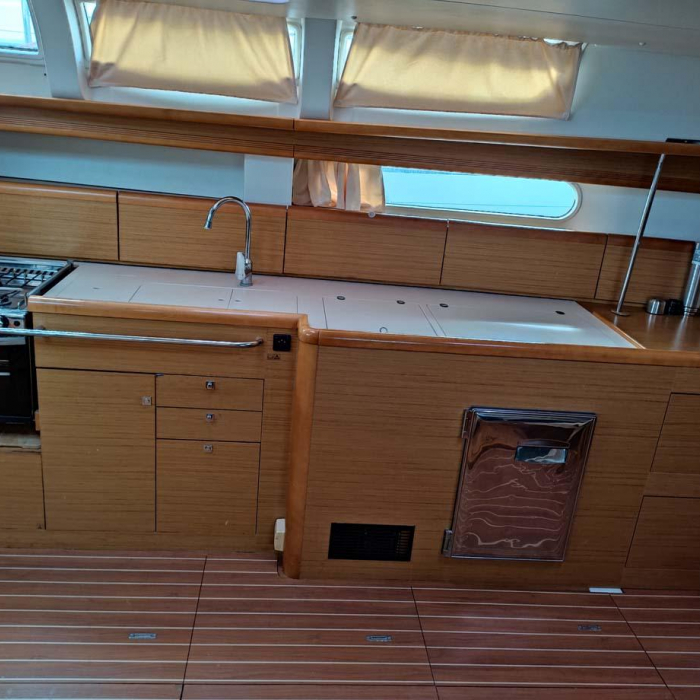 Miss Elli | Sun Odyssey 44i photo 17