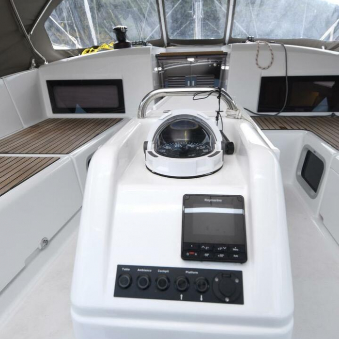 Caruso | Sun Odyssey 490 "LUXE" photo 8