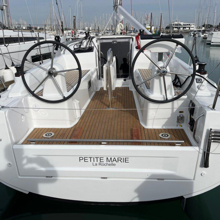 Petite Marie | Oceanis 30.1 photo 4