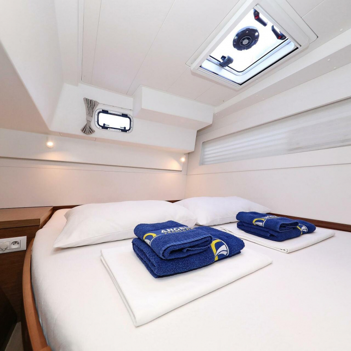 Mars | Lagoon 40 photo 4