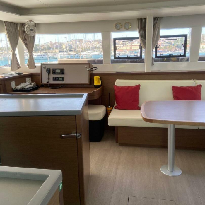 FO'S | Lagoon 450 Flybridge photo 22