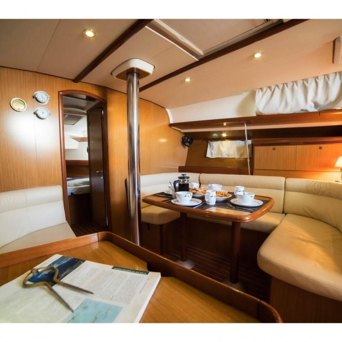 Triton | Sun Odyssey 42 i photo 9