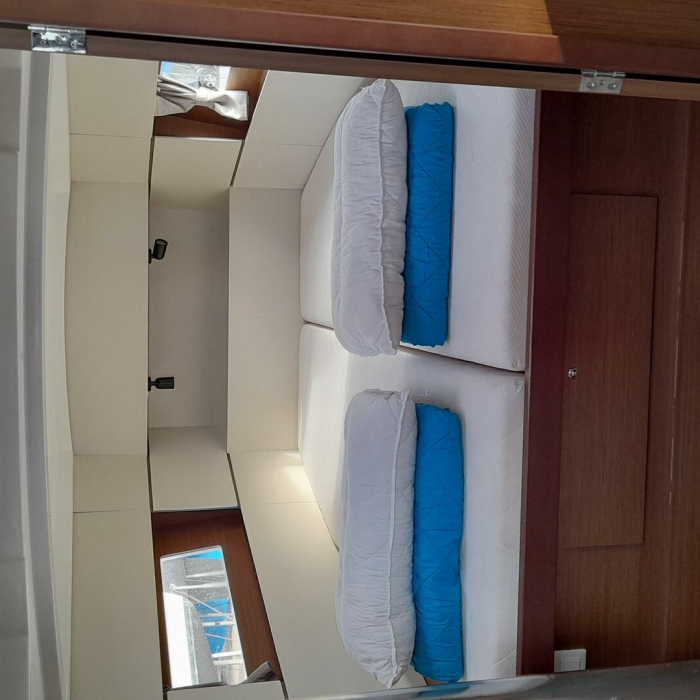 The boss II | Oceanis 38.1 photo 4