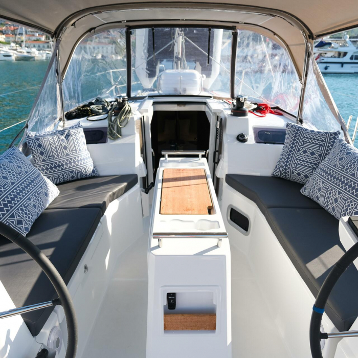 Ersa | Oceanis 34.1 photo 4