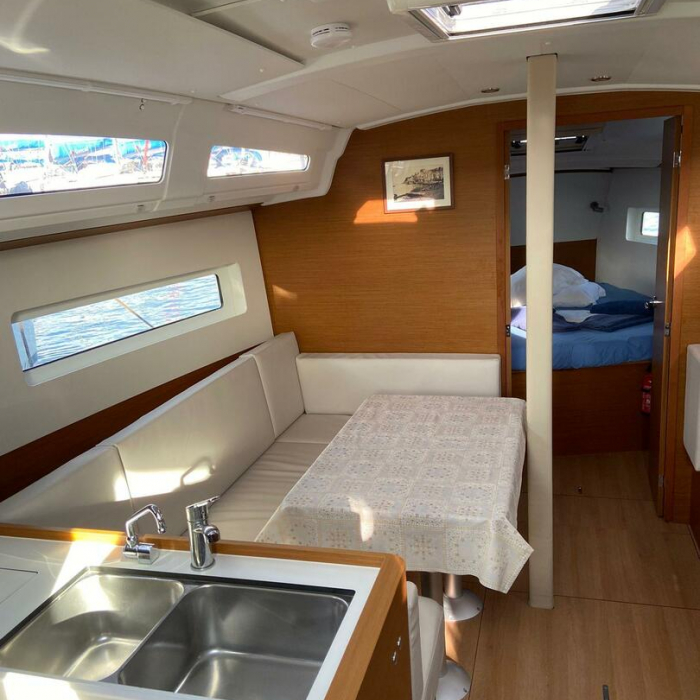 Philippa | Sun Odyssey 380 photo 6