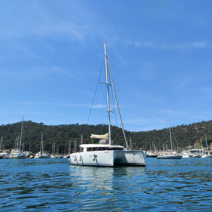 Santi | Lagoon 400 photo 20