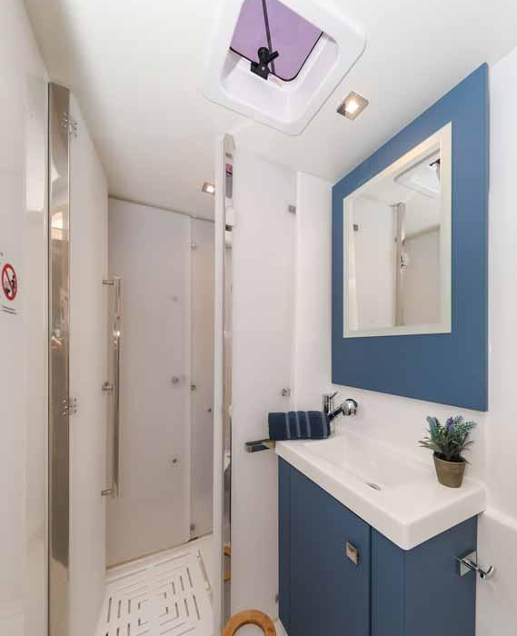 Alchiba | Fountaine Pajot Astrea 42 photo 4