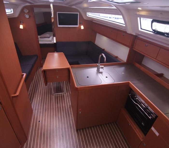 Jugo | Bavaria Cruiser 37 photo 1