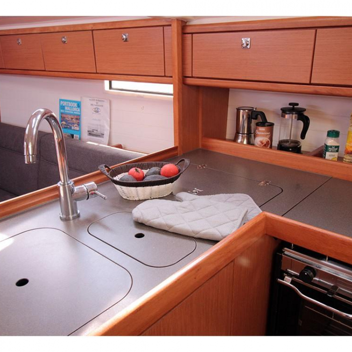 Chilly Lilly | Bavaria Cruiser 37 6 photo 11