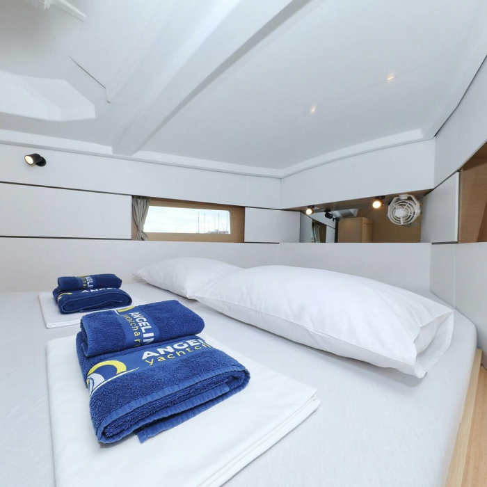 One | Oceanis 38 photo 8