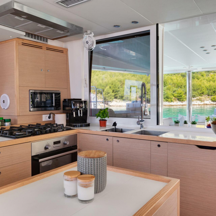 Cool Change | Lagoon 560 photo 28