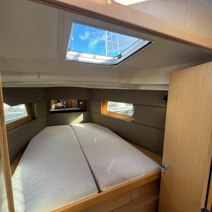 Delfino | Oceanis 38.1 photo 8