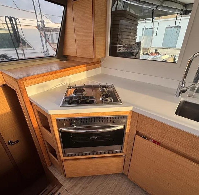 Lollo III | Nautitech 40 Open photo 6