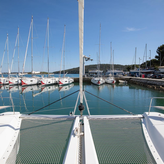 Long Island | Lagoon 46 photo 20