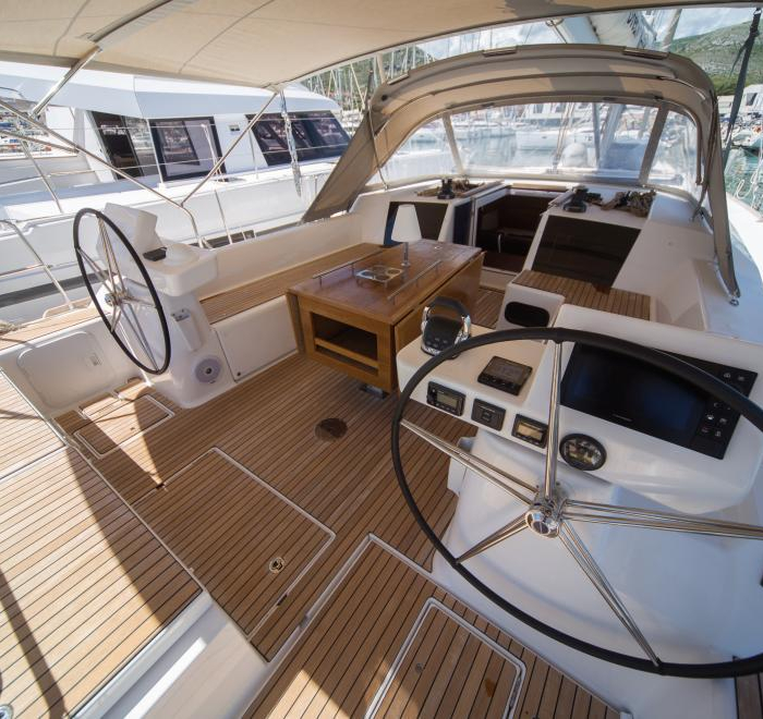 Houat | Dufour 520 GL photo 23