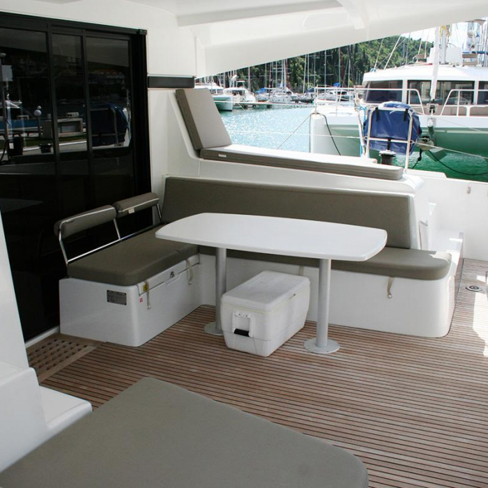 Mola Mola | Lagoon 42 photo 10