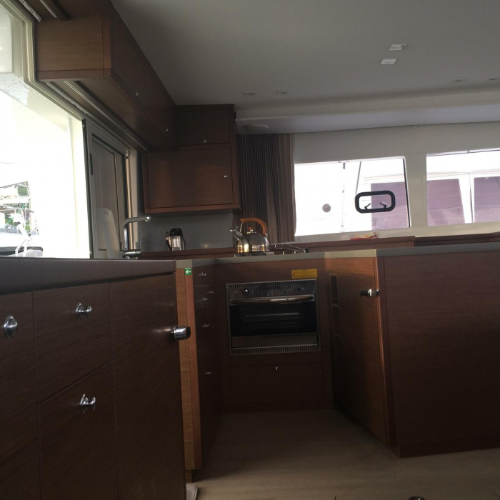 Toja | Lagoon 450 SporTop photo 16