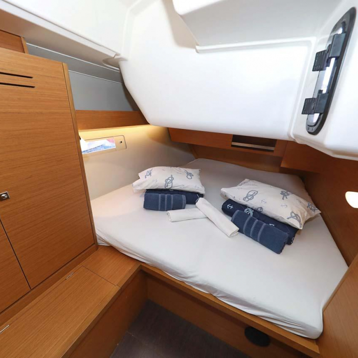 Lucia 1 | Dufour 430 photo 10
