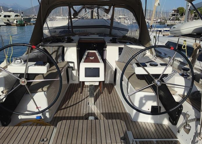 Gracia | Dufour 360 photo 2