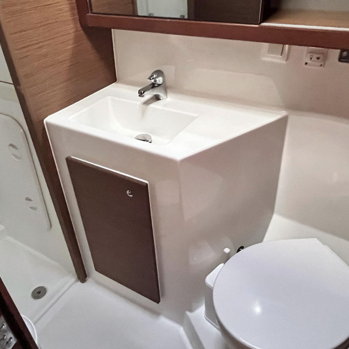 Zoe | Lagoon 42 photo 12