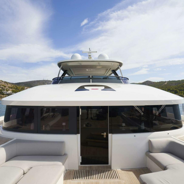 CRAZY HORSE | Lagoon 78 photo 6