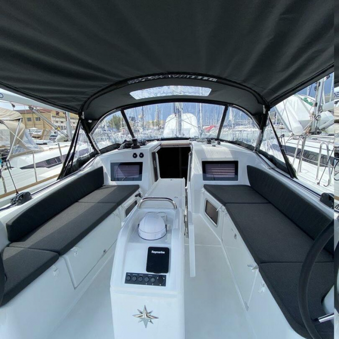 night elli | Sun Odyssey 410 photo 2