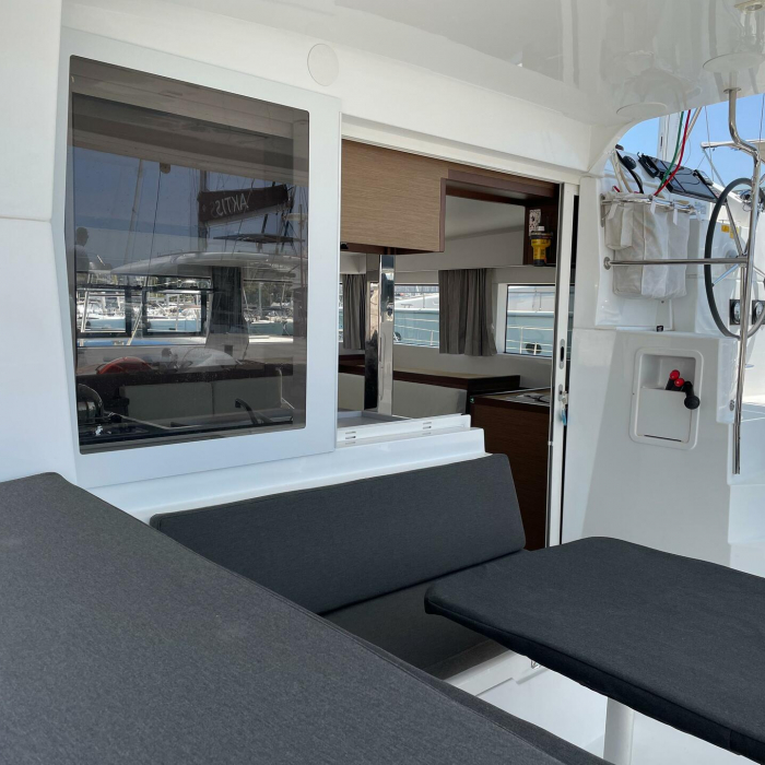 Drifter | Lagoon 40 photo 5