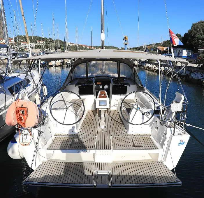 Economy | Dufour 382 GL photo 1