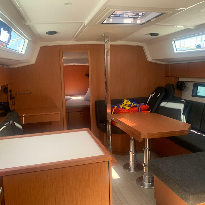 Maia | Bavaria C42 photo 6