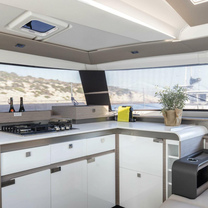 Jasmine | A/C, Gen, Water-maker, 12 pax | Elba 45 photo 12