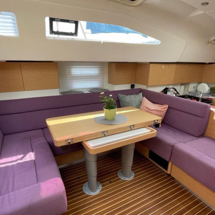 Timeless | Elan 50 Impression photo 13