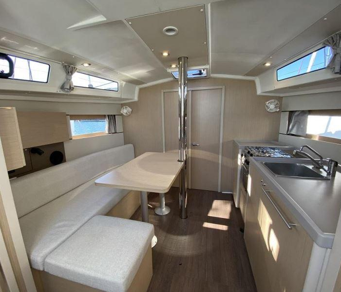 Maximus | Oceanis 38.1 photo 12