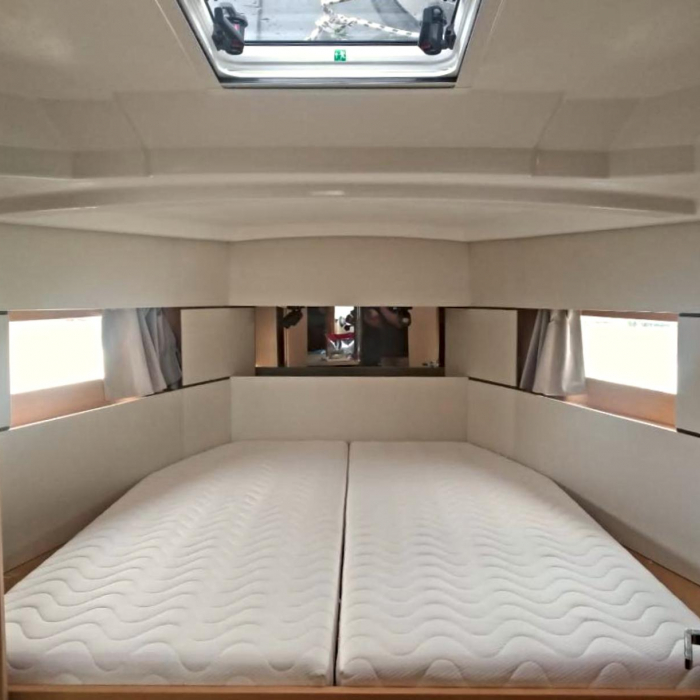 Lampo | Oceanis 38.1 photo 12