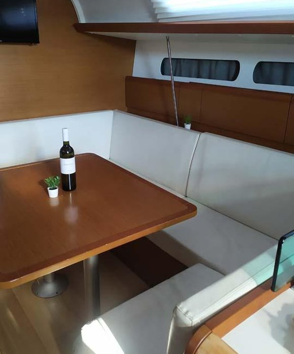 Mango Tango | Sun Odyssey 419 photo 13