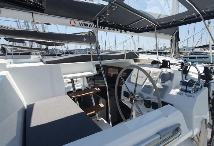 Crazy Diamond | Fountaine Pajot Astrea 42 photo 5