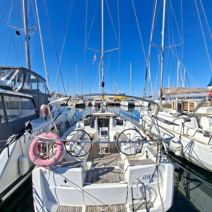 STAR FISH | Sun Odyssey 389 photo 2