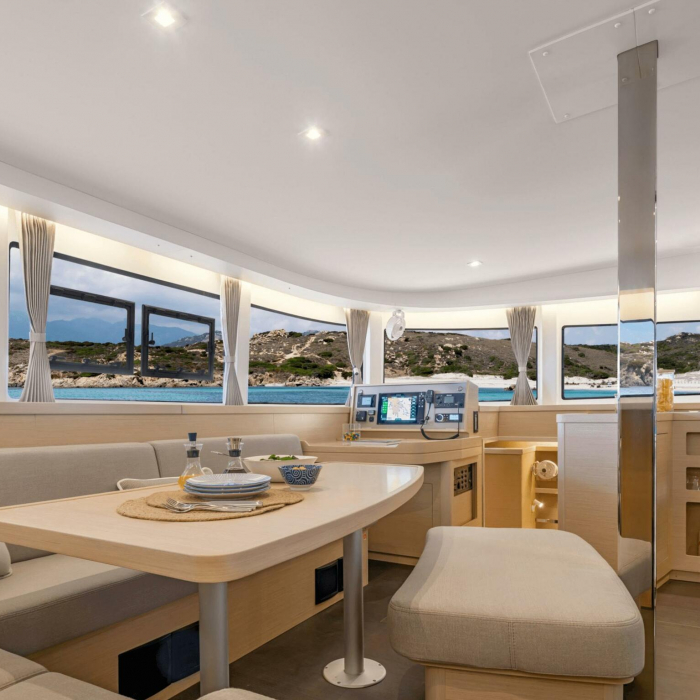 HeyBlue | Lagoon 42 photo 73