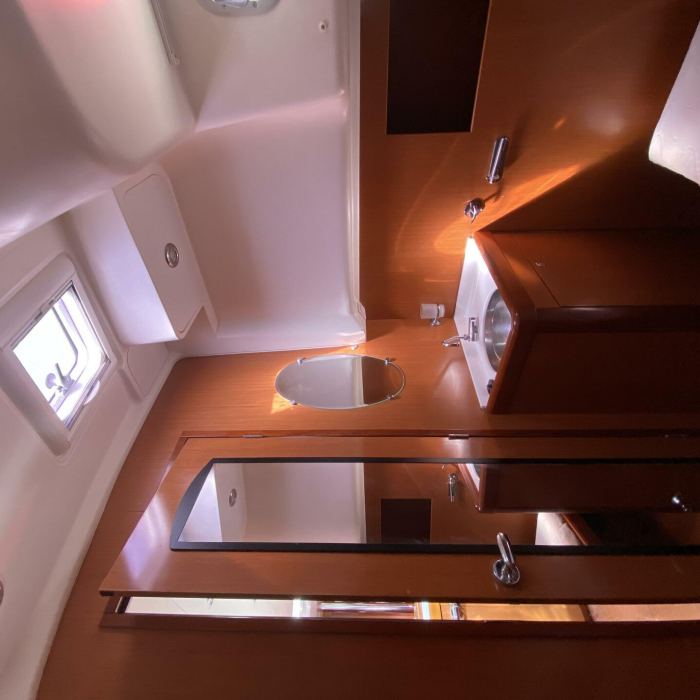 Valasia | Oceanis 54 photo 8