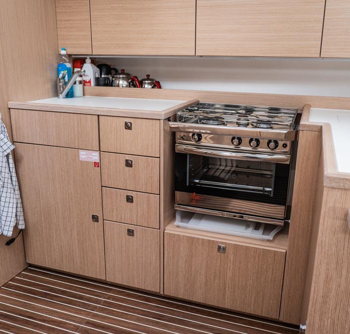 Aruna | Bavaria C42 photo 35