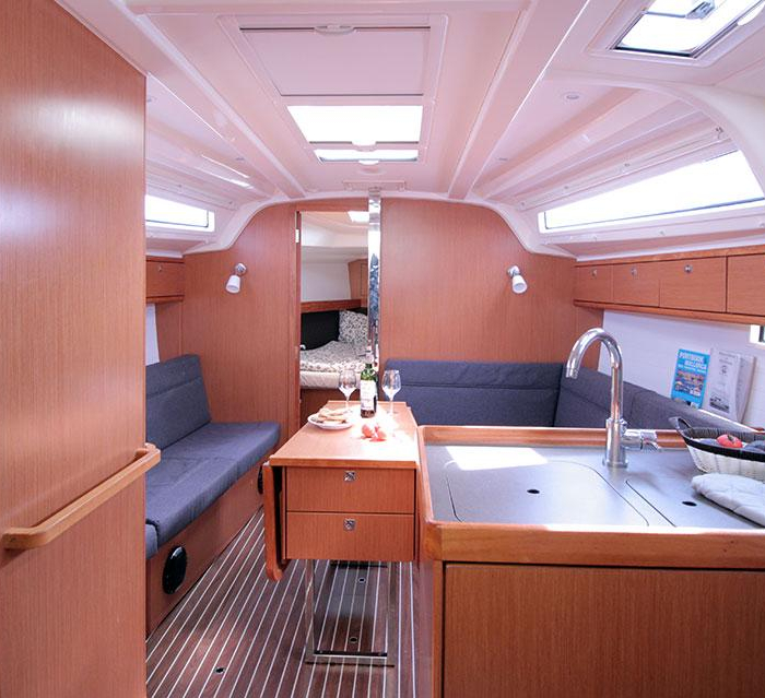 Chilly Lilly | Bavaria Cruiser 37 6 photo 3