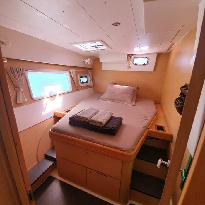 Exit Strategy | Lagoon 420 photo 19