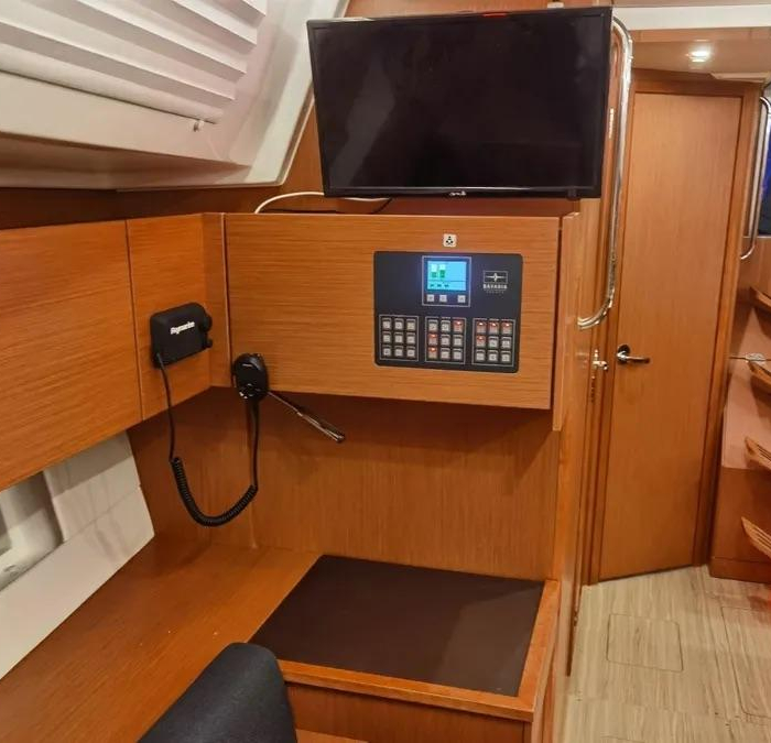  | Bavaria C45 photo 5