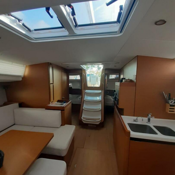 White Pearl | Sun Odyssey 490 photo 15