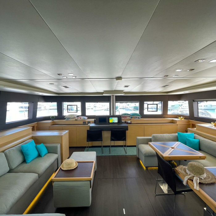 Six Degrees | Lagoon 620 photo 1