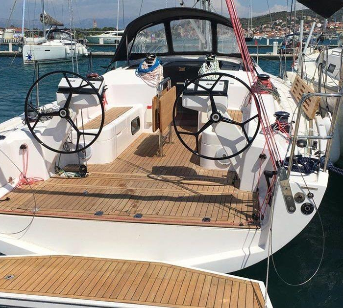 Andrea | Salona 380 photo 2