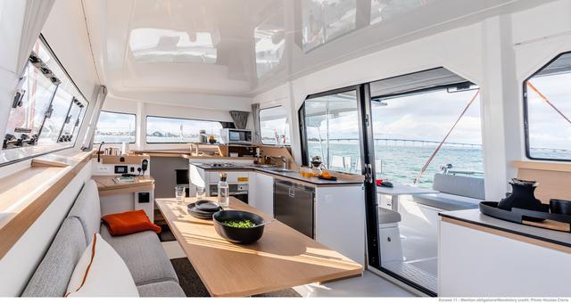 Herevai | Excess 11 photo 5