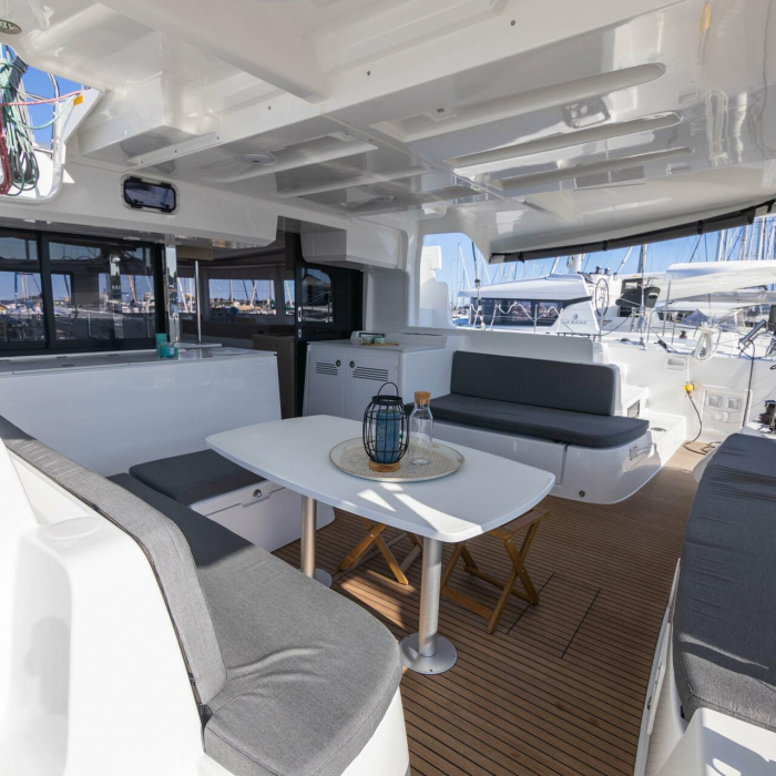 Cari | Lagoon 46 photo 4