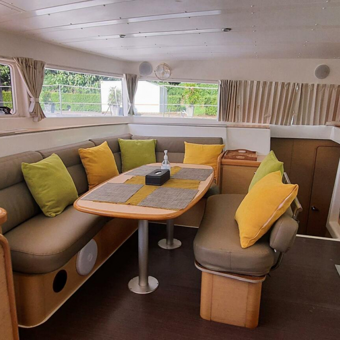 Chirouble | Lagoon 421 photo 9