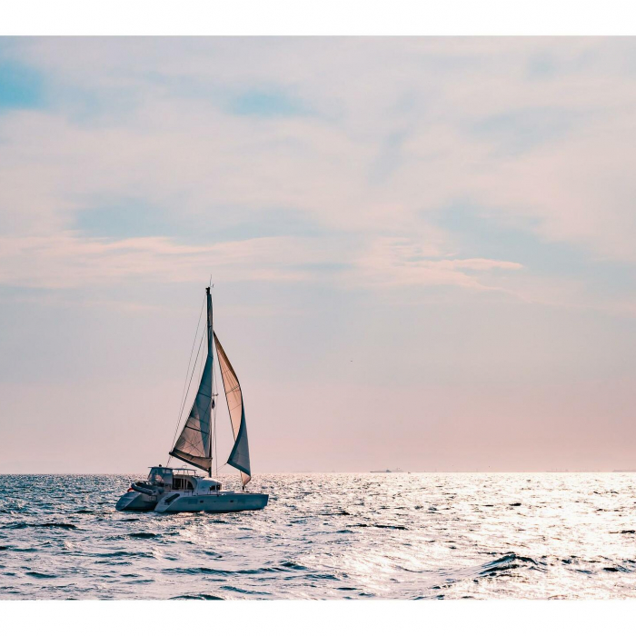 Bellevue | Lagoon 380 photo 1