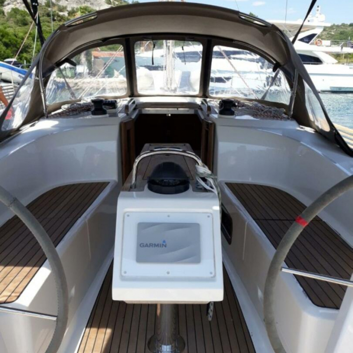 Little Joe | Bavaria Cruiser 34 photo 7